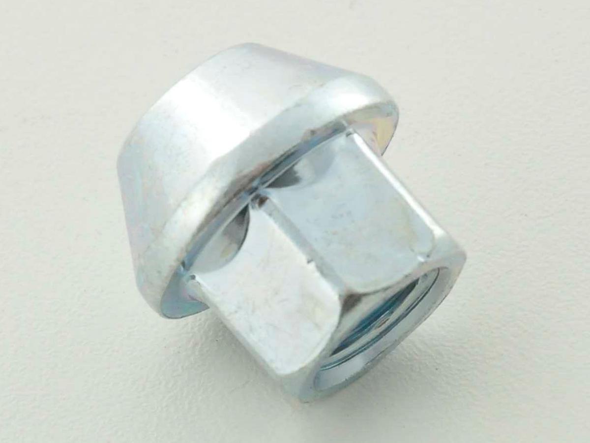 Radmutter einzeln Länge 34mm Kegelbund M12x1,75 silber Radmutter einzeln Länge 34mm Kegelbund M12x1,75 silber